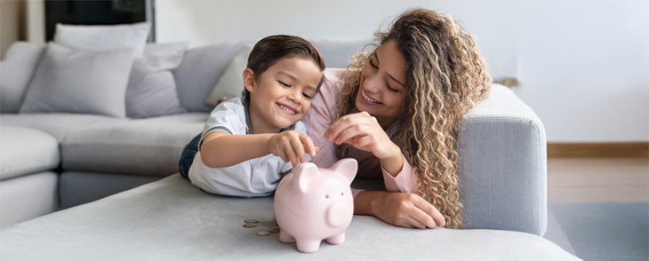 From Piggy Banks to First Paychecks: A Guide to Financial Conversations with Kids